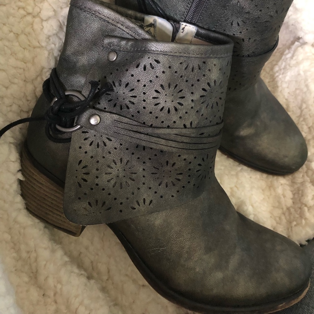 Sz 10 Corkeys Pewter Tootsie style New cond